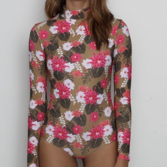 NWT ACACIA SWIMWEAR Ehukai Fullpc Lei Day Womens Size M Swimsuit - Picture 2 of 9